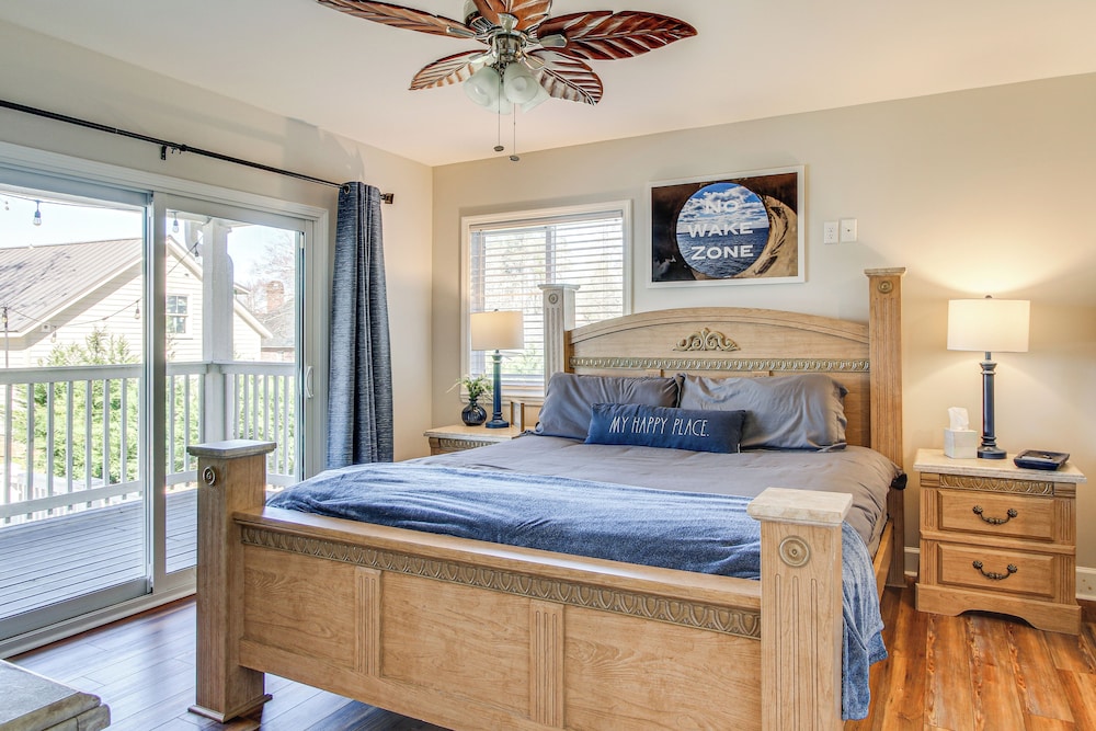 Private Dock, Fire Pit: Lake Murray Family Escape!