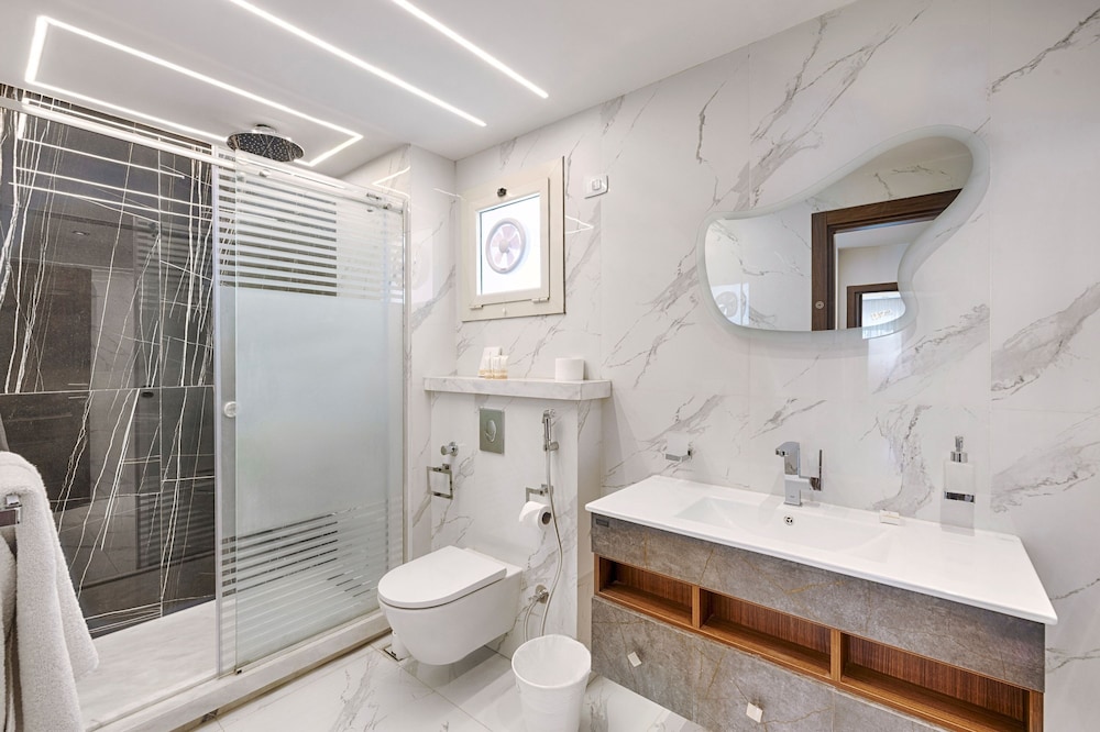 Vesta - Luxury Villa - 3BR - CFC I