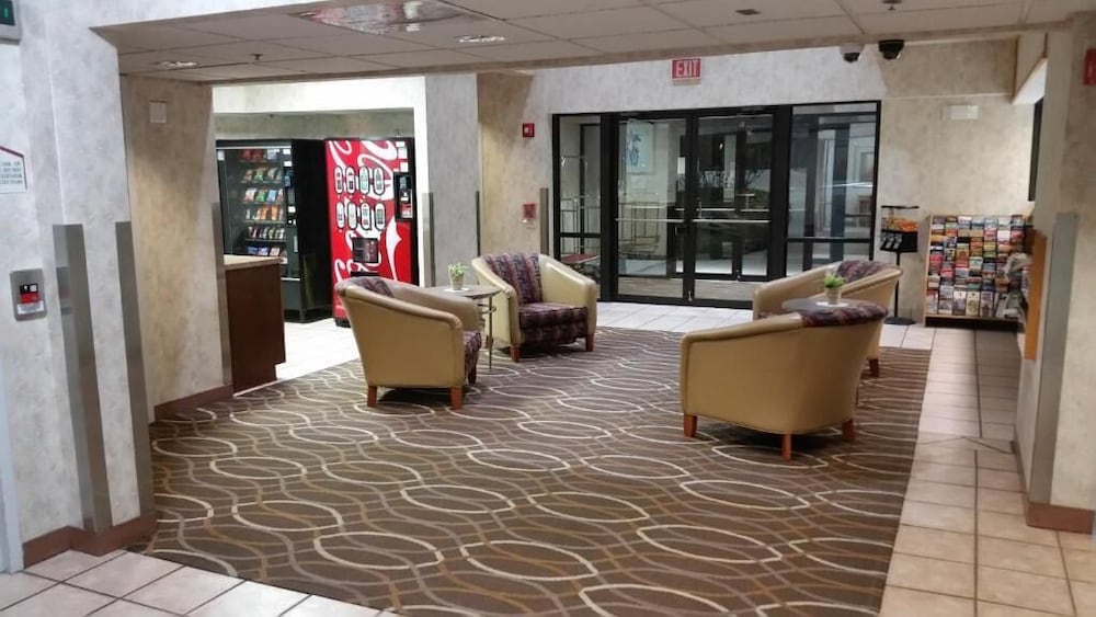 Plano Inn & Suites view 3