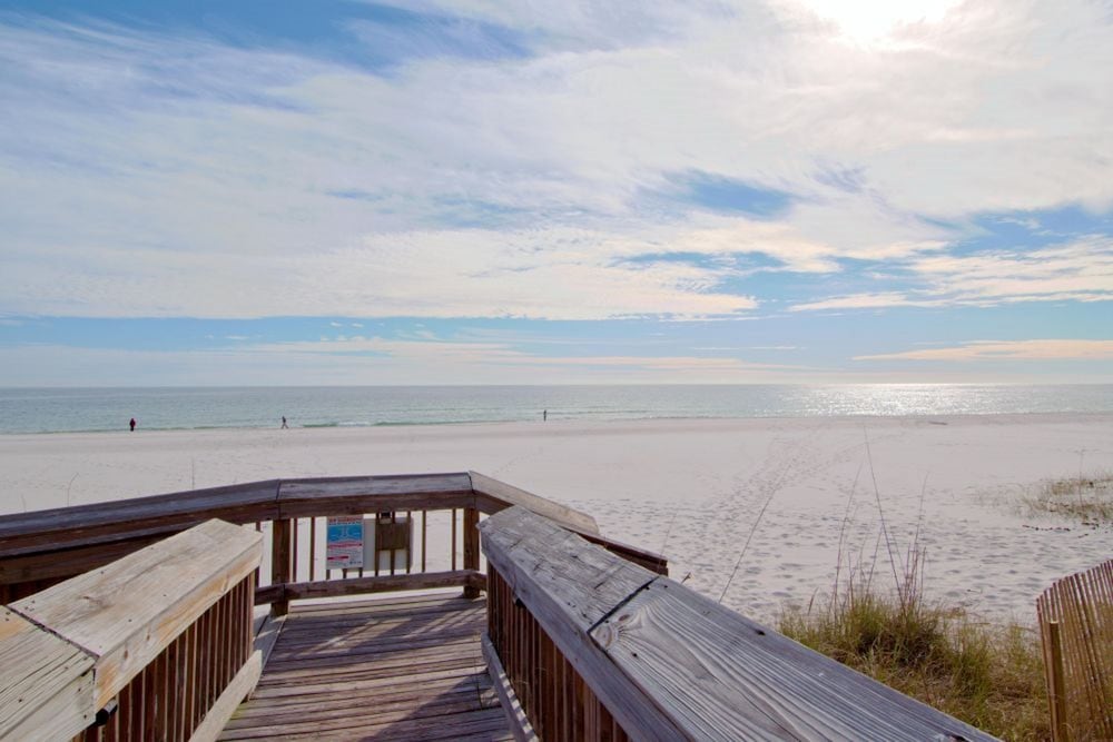 Tradewinds Condos by Hosteeva