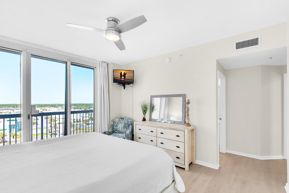 Silver Beach Towers 1003 West