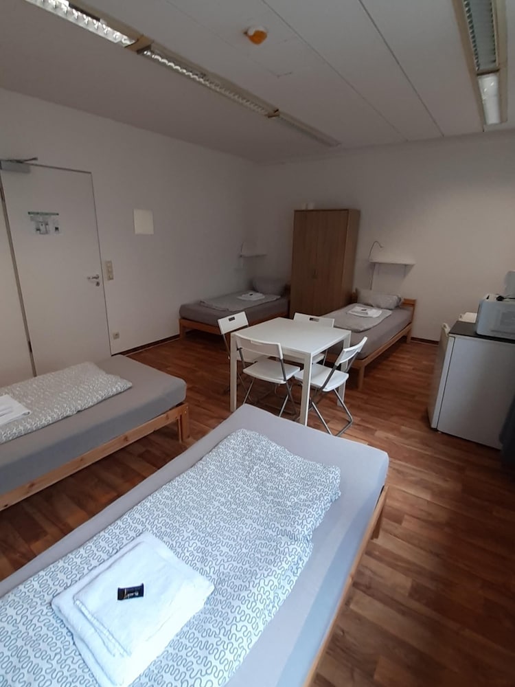 2-Rent Group Hostel Zimmer&Apartments GKP2