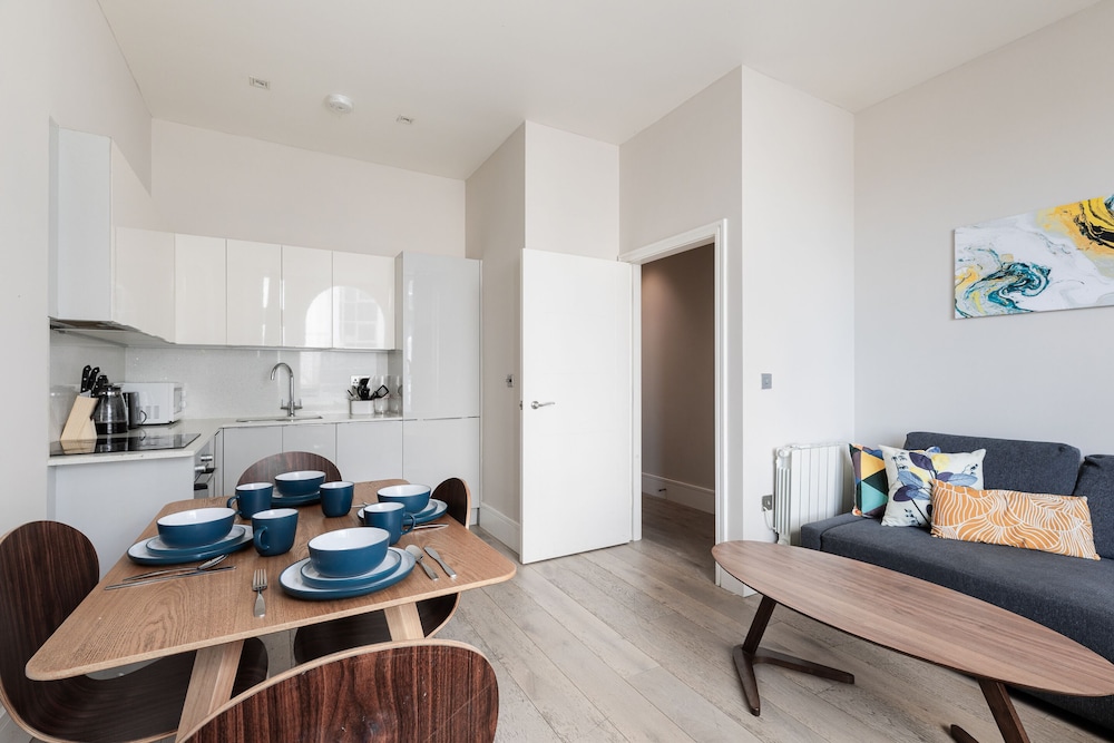 Superb Apartments opp Edgware Rd Station