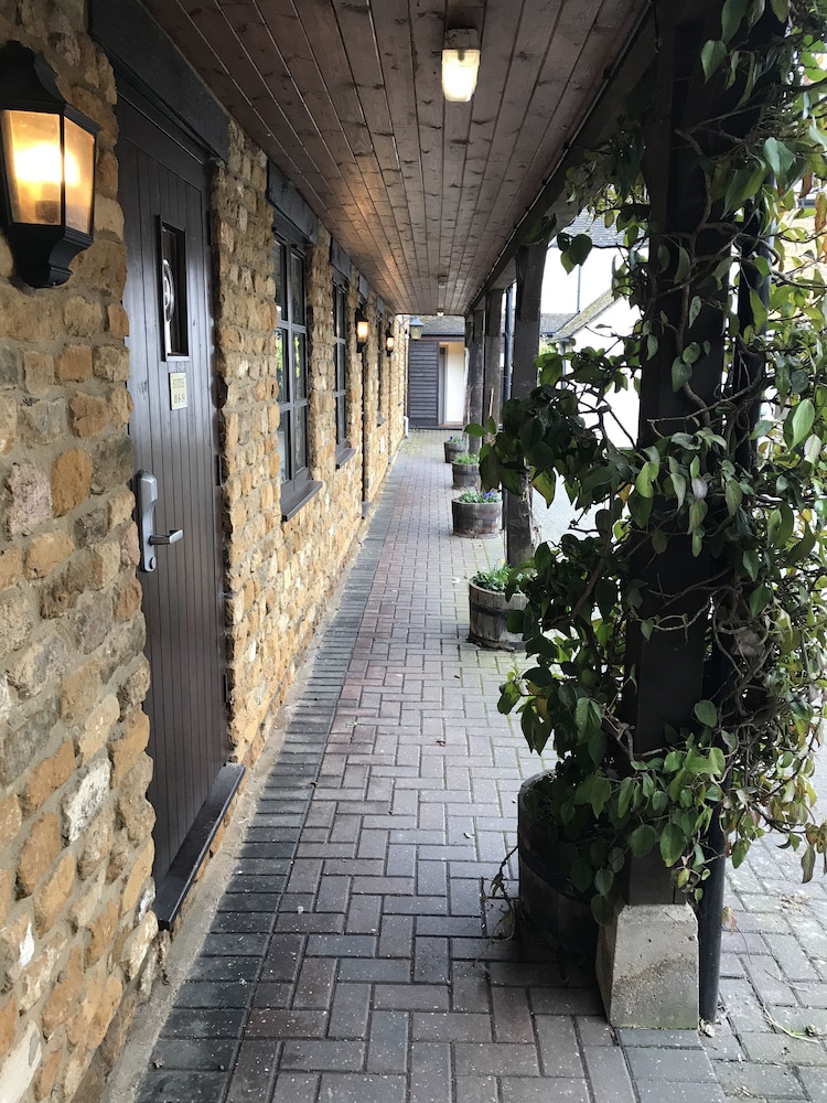 Deddington Arms