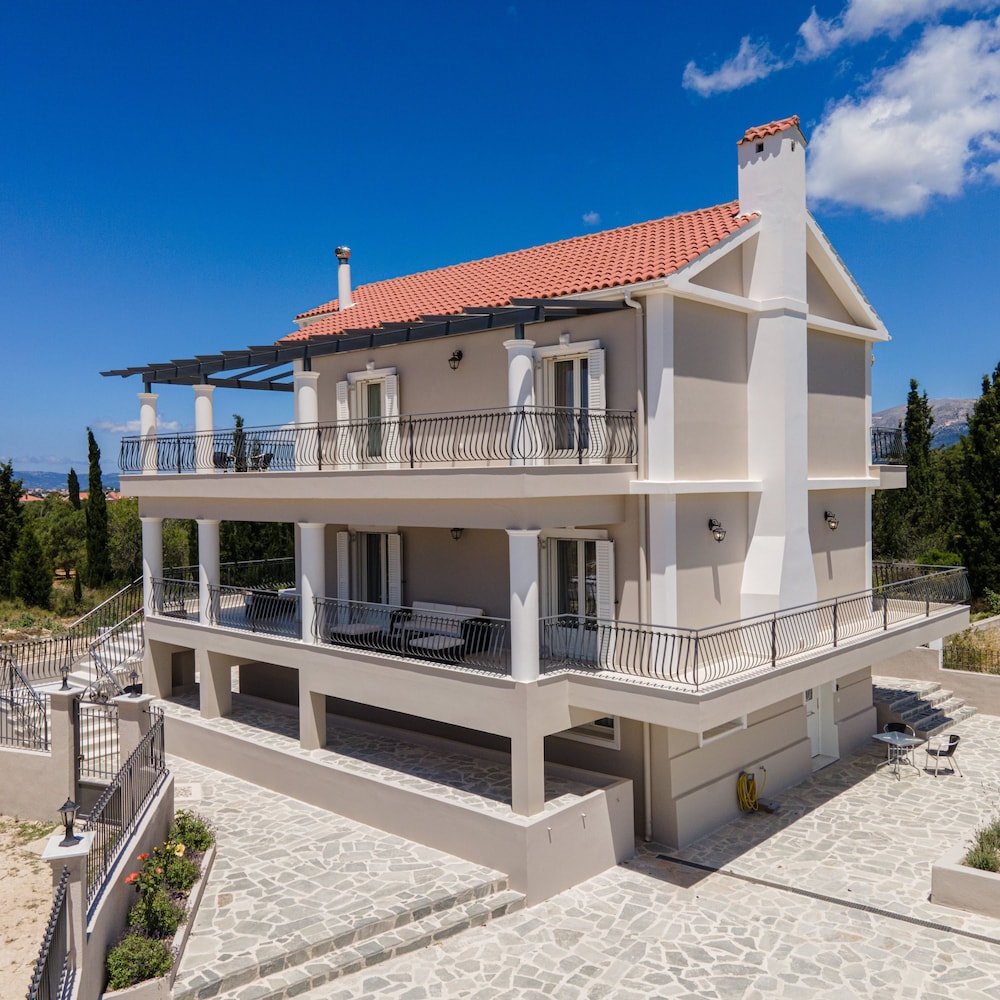 Luxury Villa Irene Metaxata