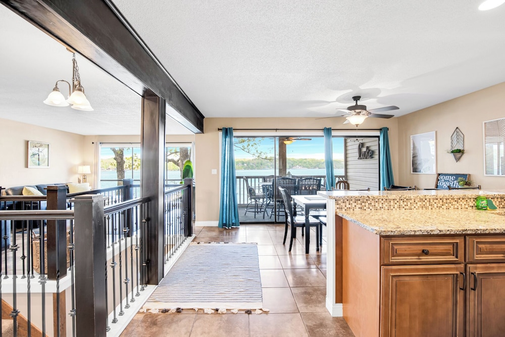 Spacious Family Friendly 3 Bed/3 Bath w/ Amazing Views, Lakeside Pool, & Boat Slip