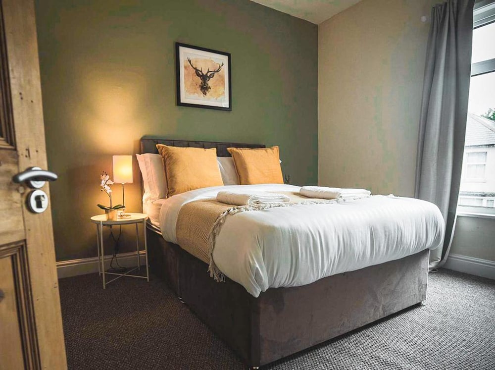 Comfortable 3-bed House in Coventry view 5