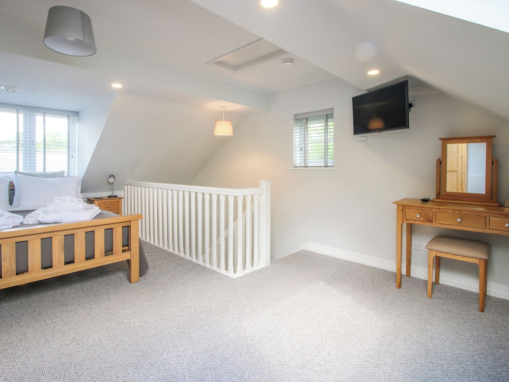 1 Clarkes Lane