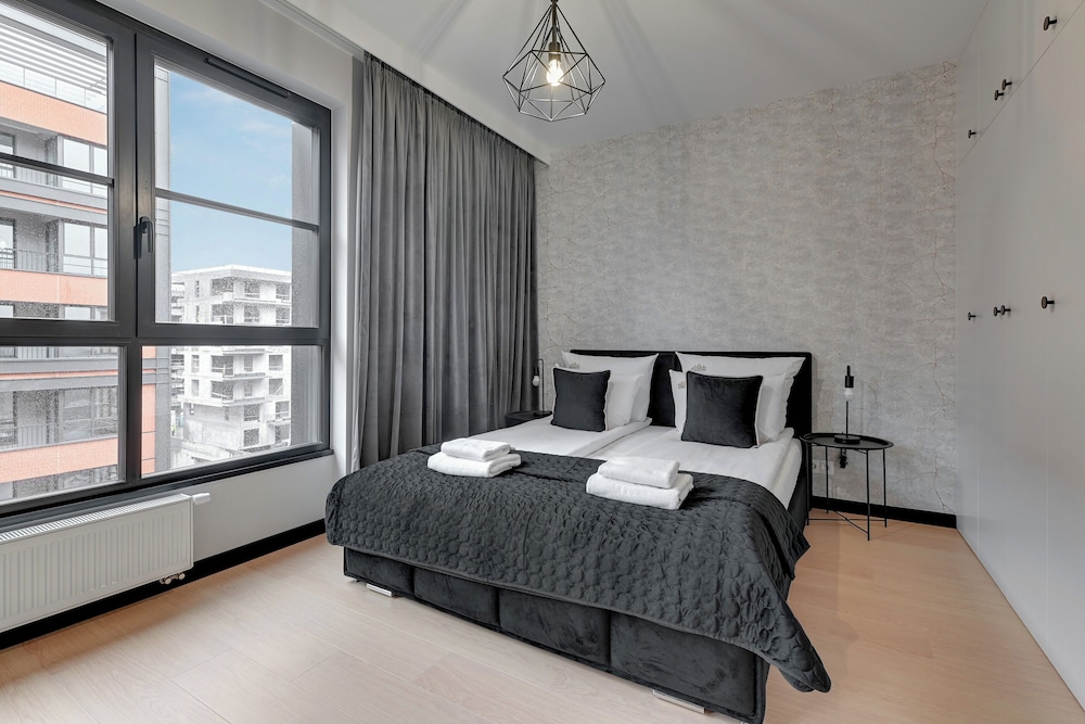 Doki Living - Foodhall & Parking by Downtown Apartments