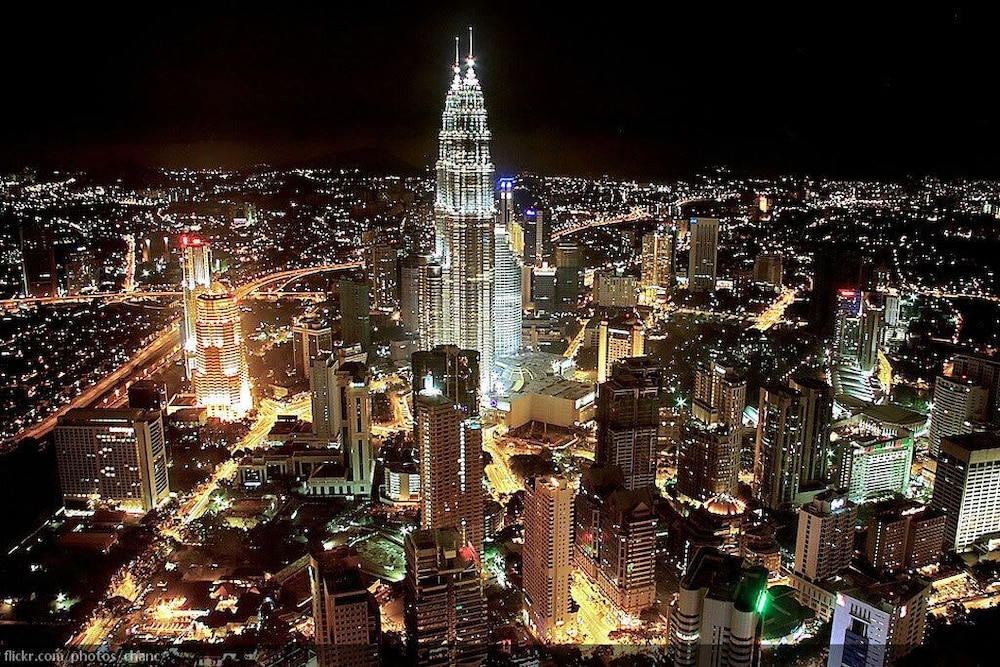 Central 2BR Apt 5 Mins Klcc Twin Towers, Bathtub