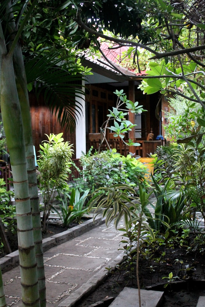 Gili Smile Bungalows
