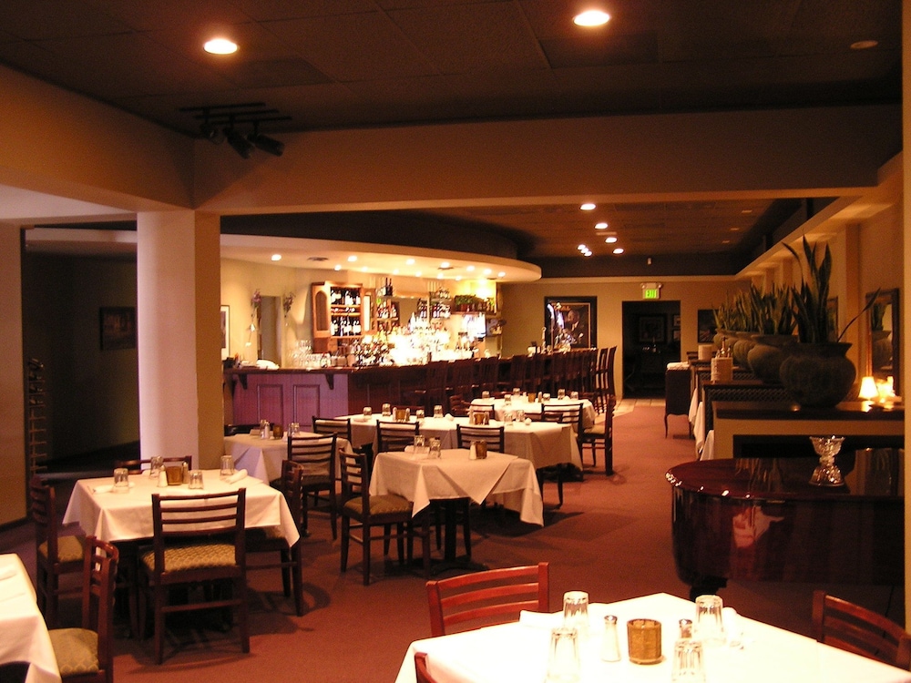 Tremont Inn on Main
