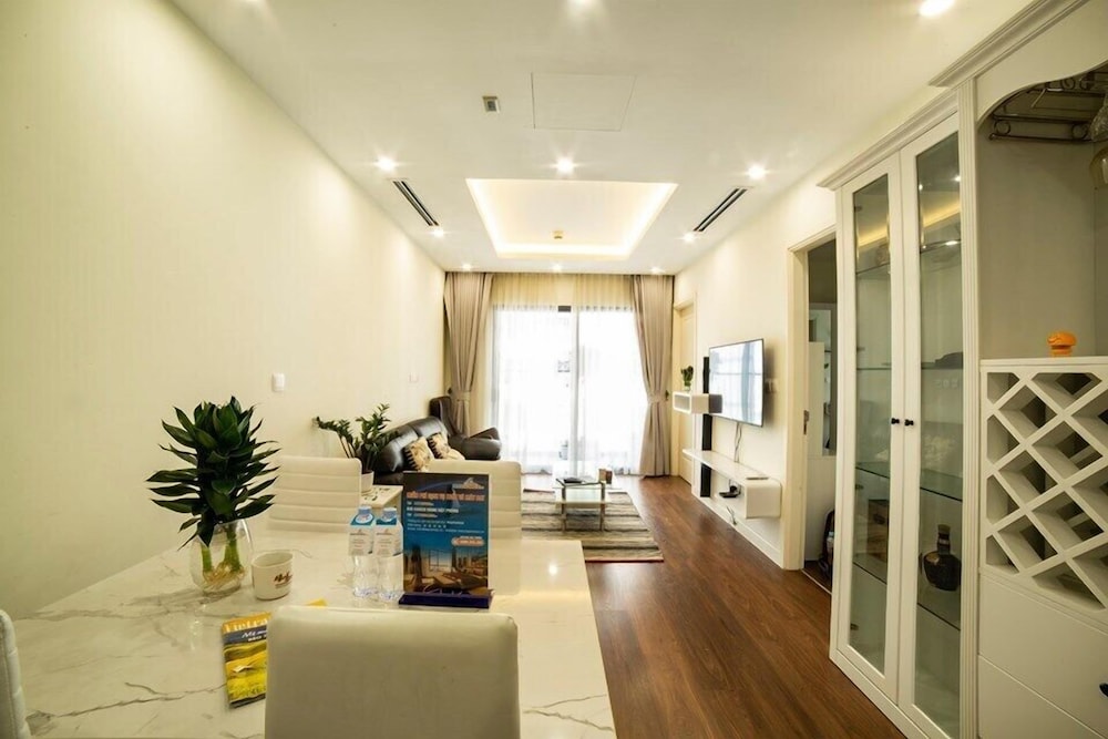 Bayhomes Imperia Garden