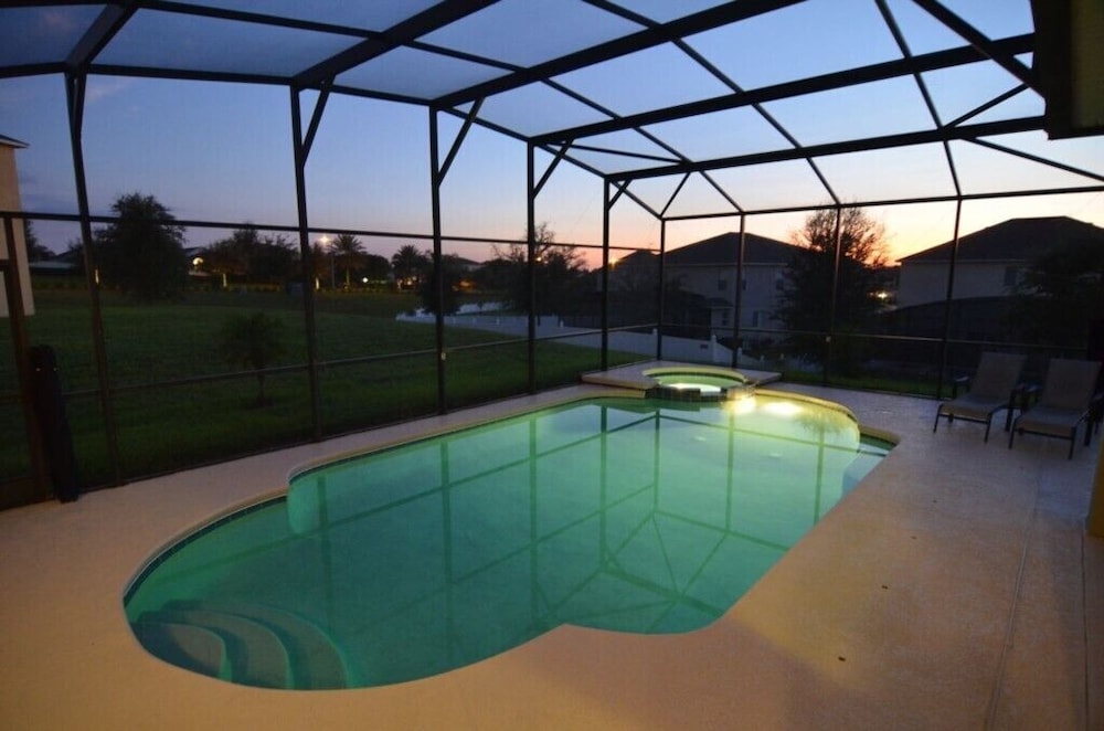 Legacy Park 5 Bedroom Villa by RedAwning - Image 1