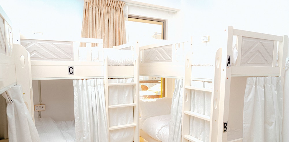 Sundrift Dubai Hostel