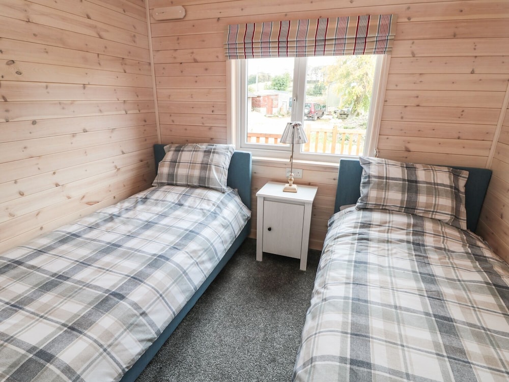 Chesterfield Vacations - Thorntree Lodge - Property Image 2