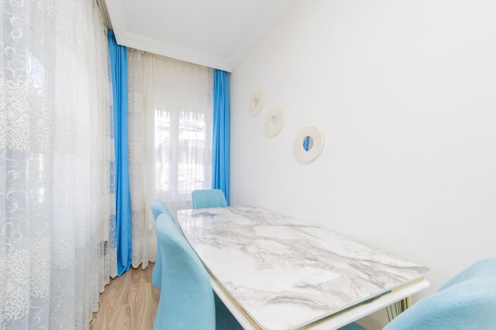 Capacious Flat With Terrace in Central Muratpasa