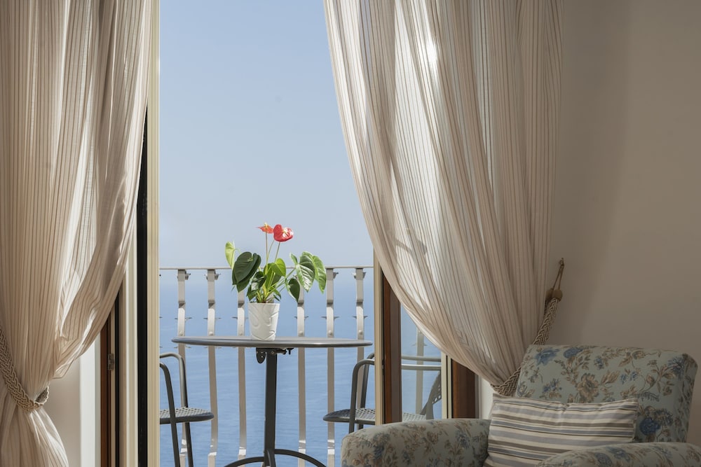 Estate4home - Villa Degli Dei