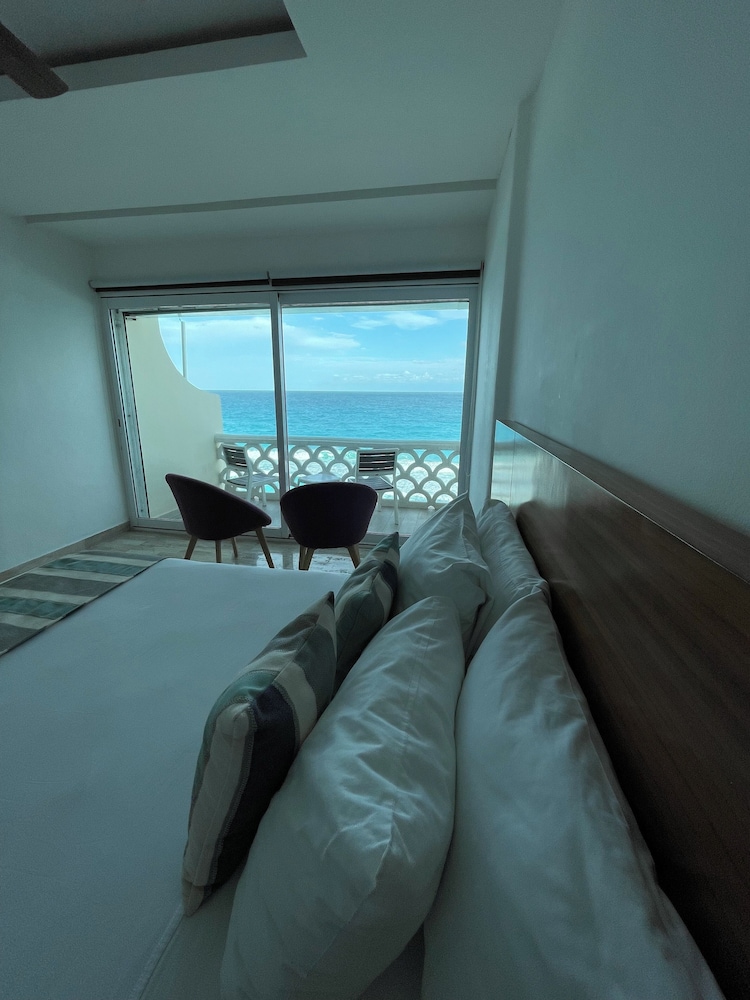 OvaCancun Apartments