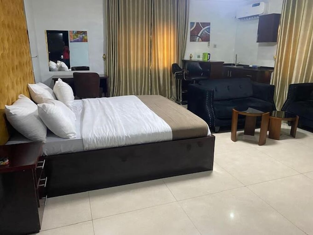 Mega Pavilion Suite and Apartment