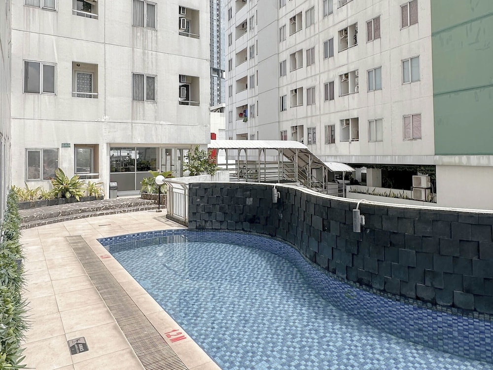 Modern Studio and Chic at Pavilion Permata Apartment