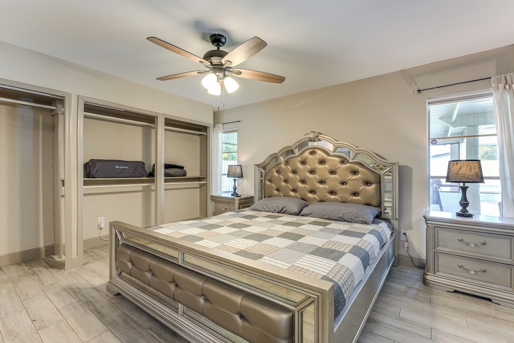 Orlando & Disney Parks Hub w/ Pool: Pet Friendly!