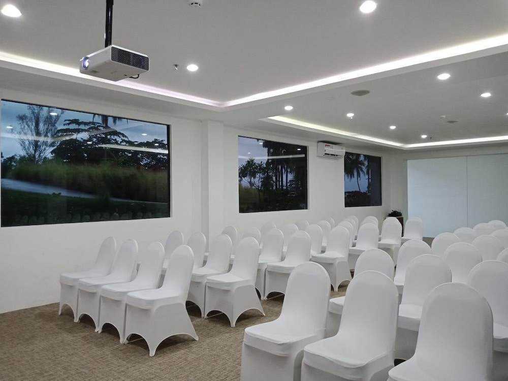 meeting & event spaces