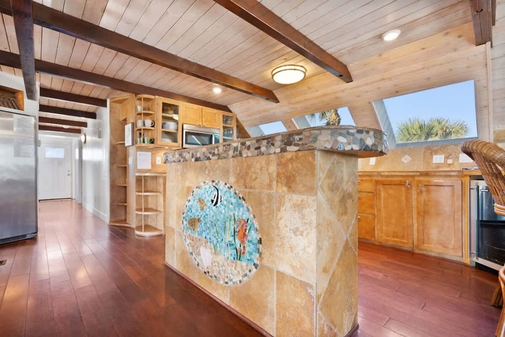 Oceanfront Serenity Under the Sea Tiki Bar BBQ