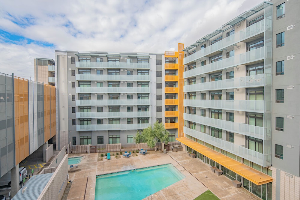 ROVE LIVING/KL - Roosevelt Point