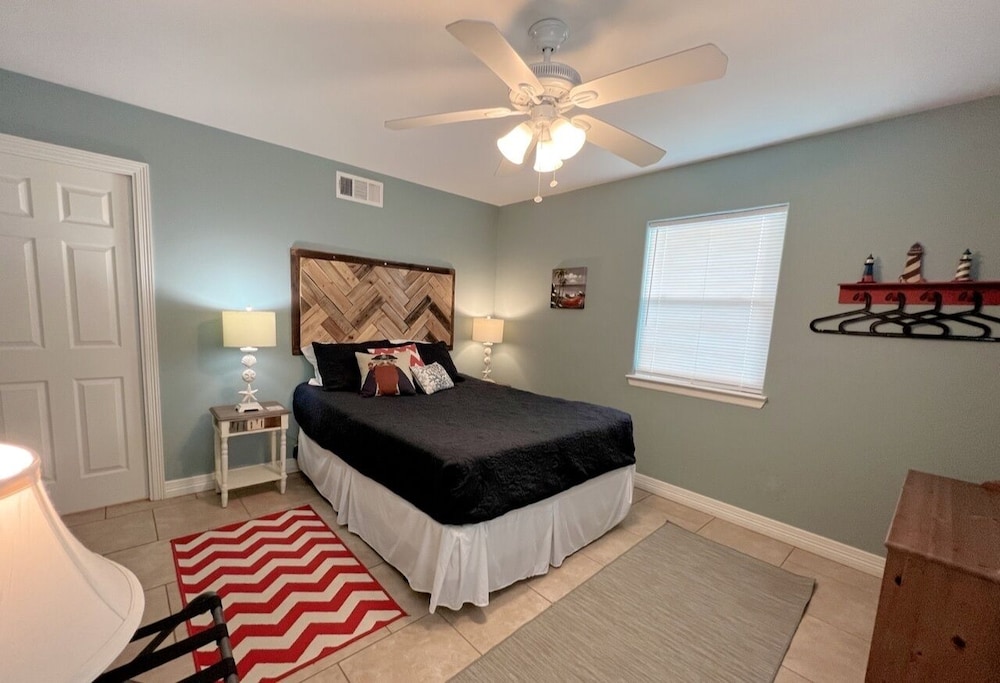 Abby Sands Castle 2 Bedroom Home by RedAwning