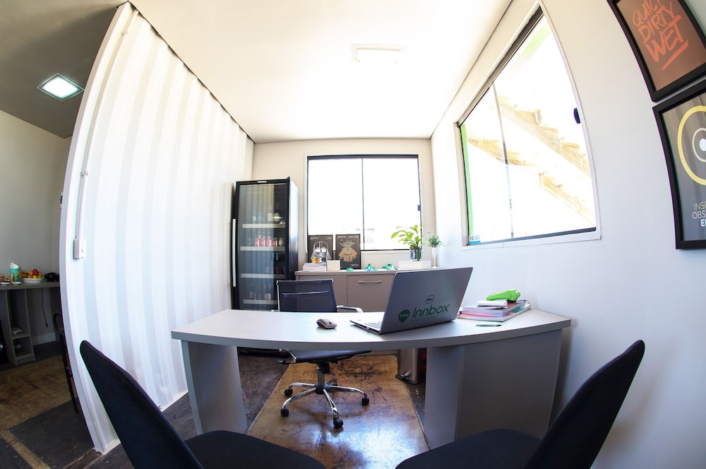 Innbox - Praia Do Rosa - Hostel