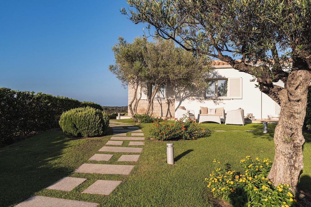 Villa Blue Sphere with Pool by Wonderful Italy