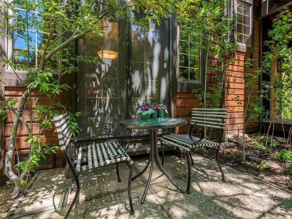 Lake Tahoe Vacations - Third Creek Comfort 2 Bedroom Townhouse by RedAwning - Property Image 12