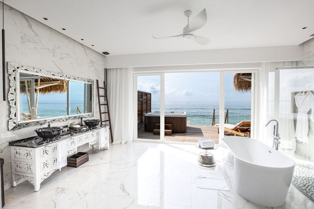 Emerald Maldives Resort & Spa - All Inclusive