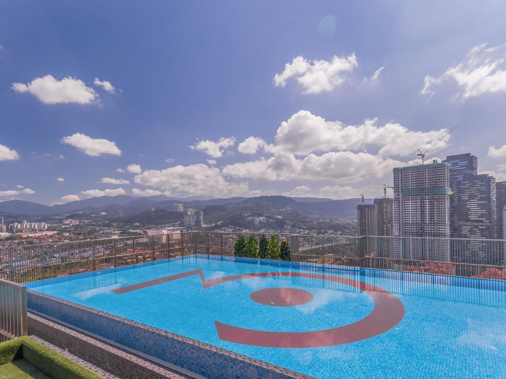 OYO Home 89596 Amazing 2br 3 Towers