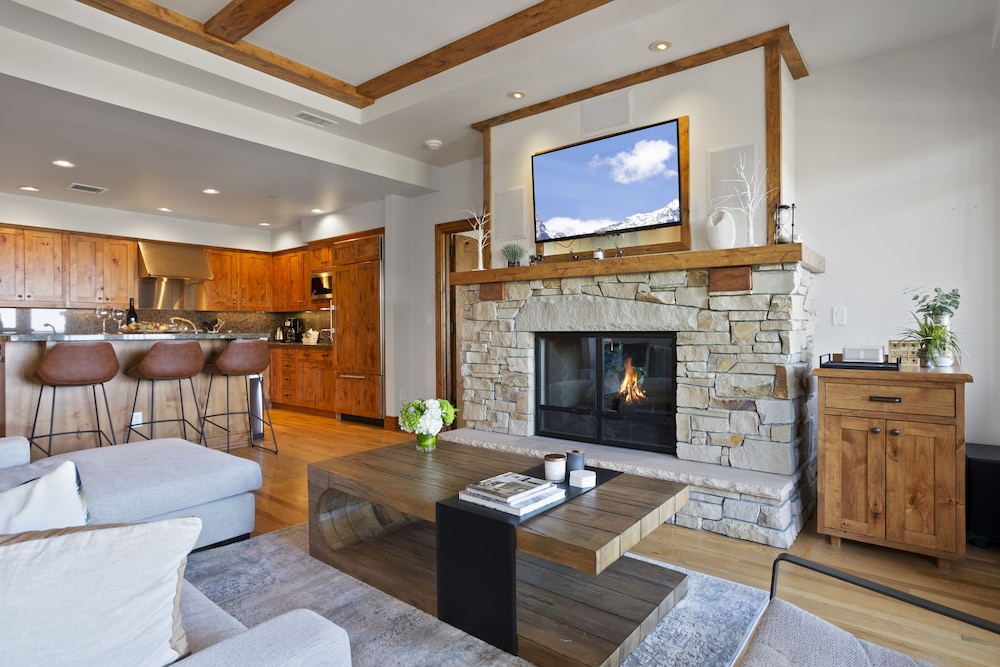 Shooting Star Lodge at Deer Valley Resort - Two Bedroom Residence #103 2 Condo