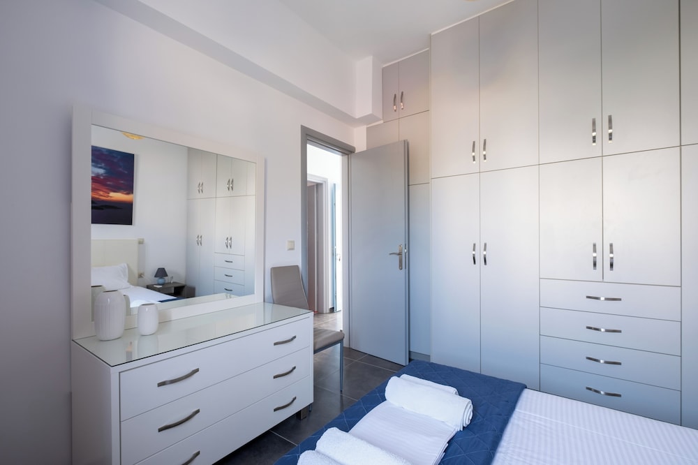 ADELPHI APARTMENTS