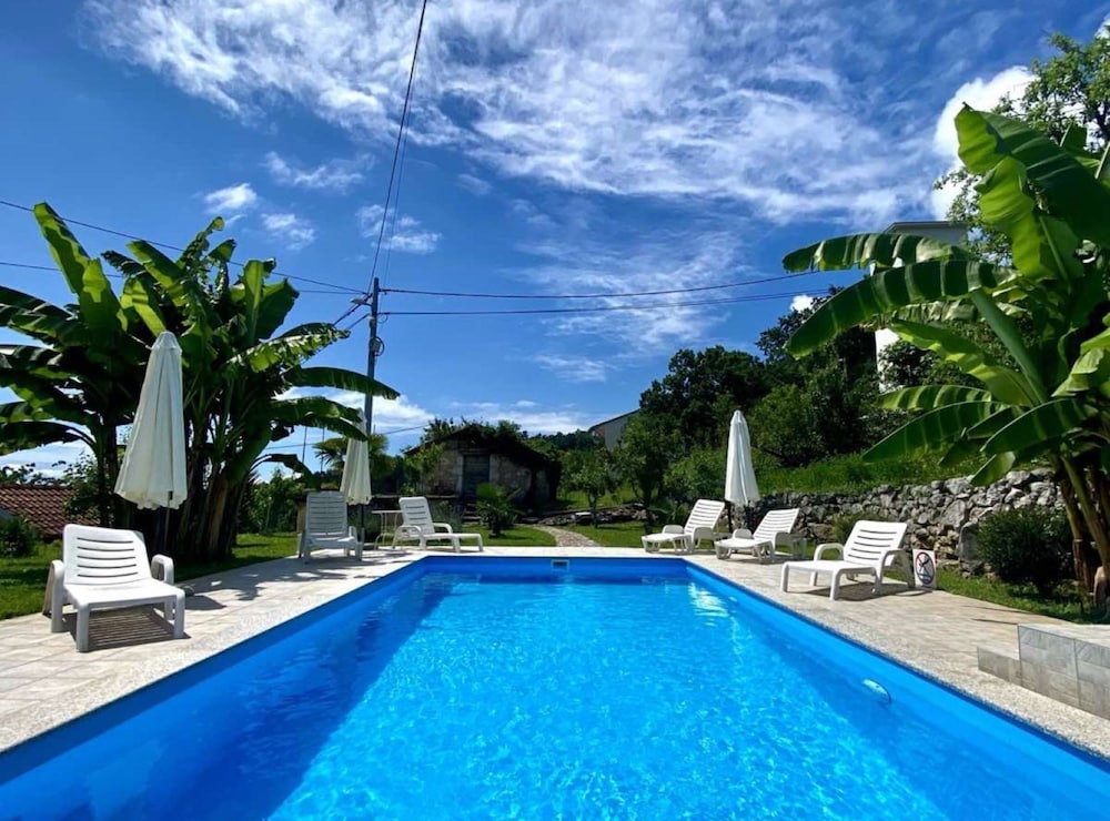 Luxury Lovran Apartments With Swimming Pool