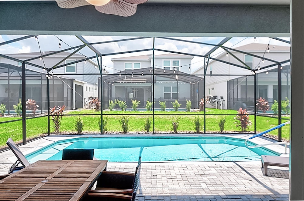 15975 Brand New 5BR Family House With Private Pool