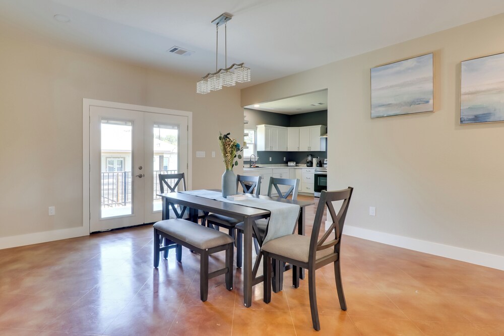 Quiet Hill Country Home: 1 Mi to Lake LBJ Access!