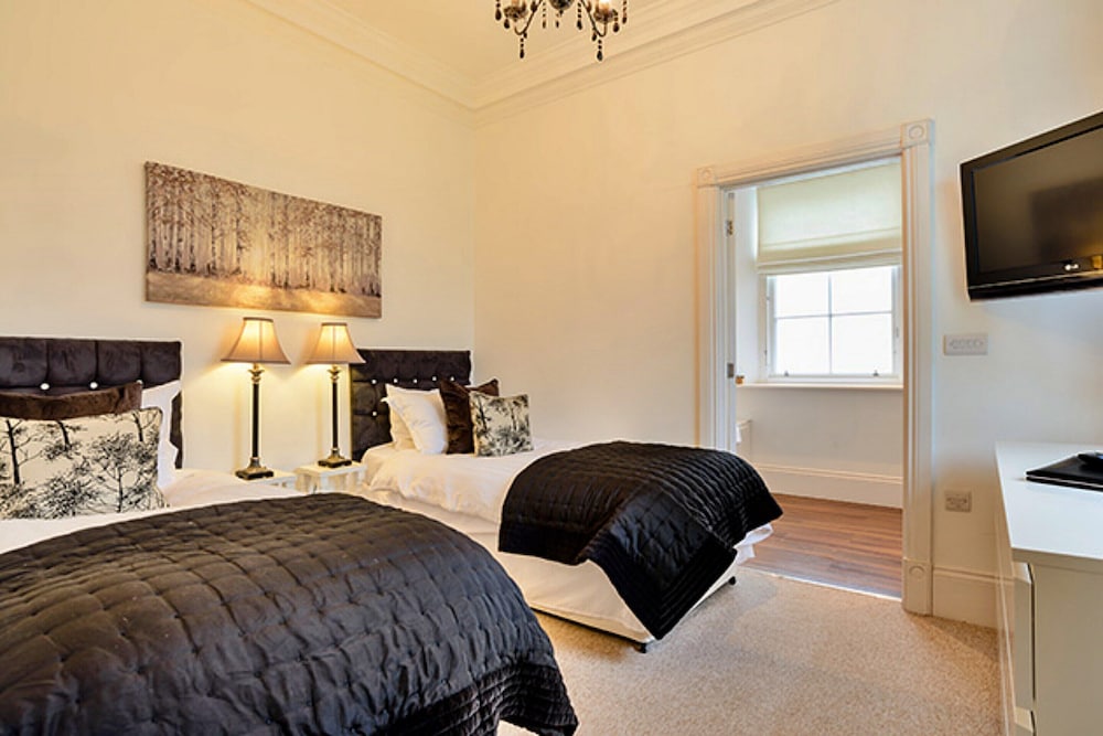 Self-catering Retreat With Pool, hot tub