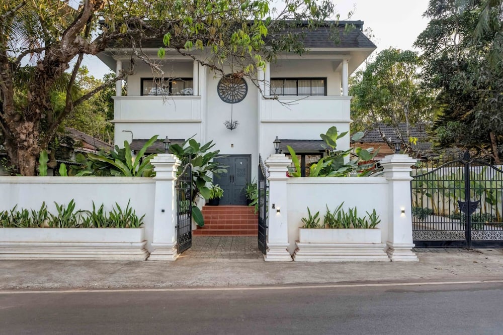 Lux 3BR Villa in Siolim 4km to Beach Wadi House