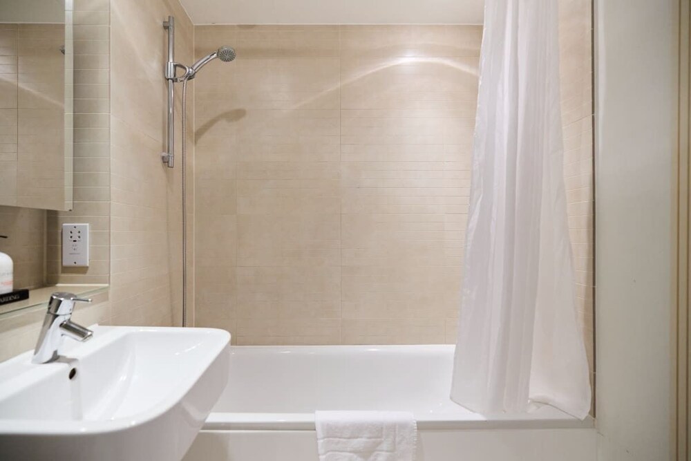 The Battersea Park Place - Amazing 2bdr Flat With Terrace