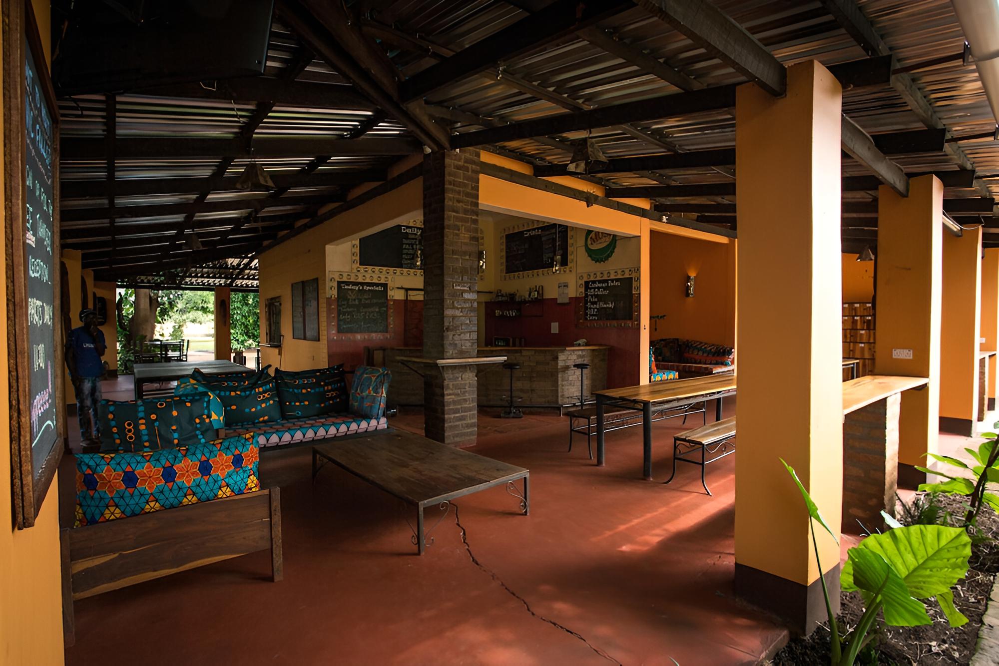 Jollyboys Camp - Hostel