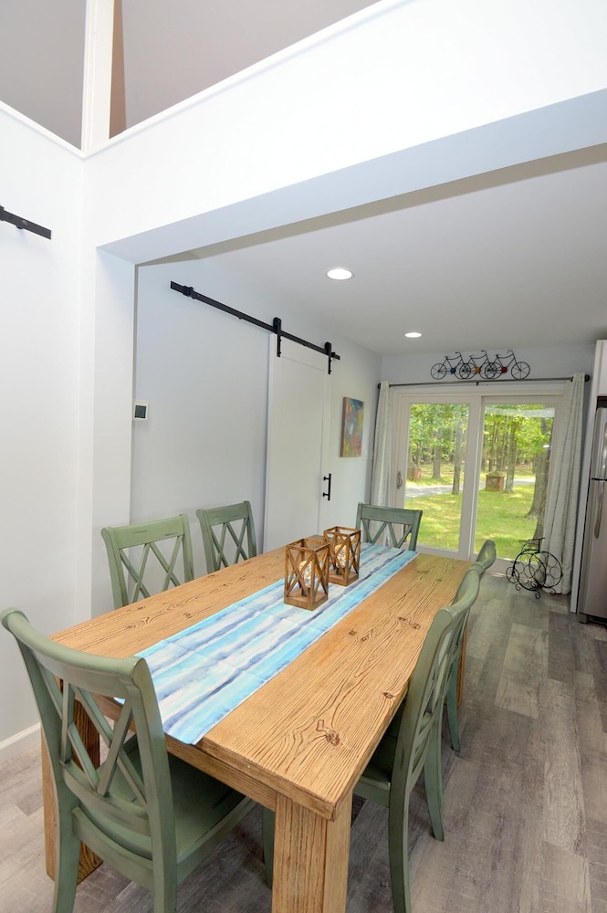 Black Bear Cabin - The Mountain Retreat!