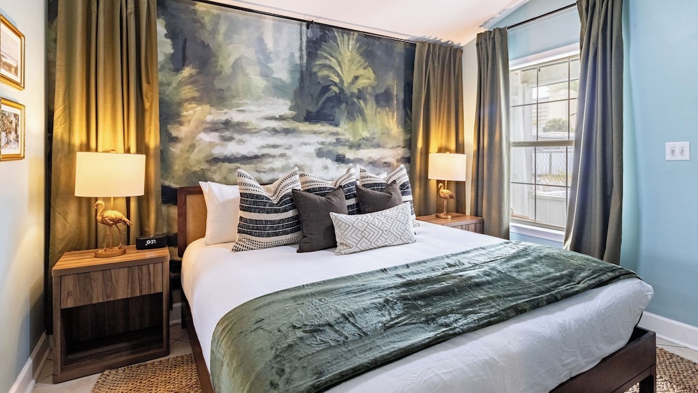 PCB Stay w/ Heated Pool, Hot Tub, Bars, Game Room & Quick Walk to Beach The Jade Oasis by Avantstay