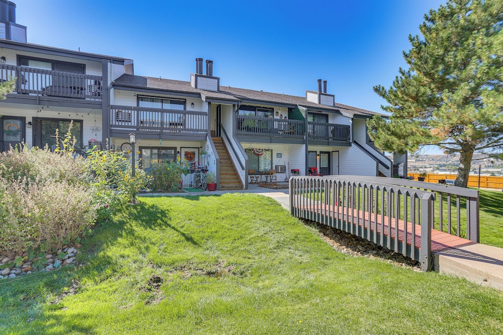 1 Mi to Dtwn: Condo w/ Pool Access in Castle Rock