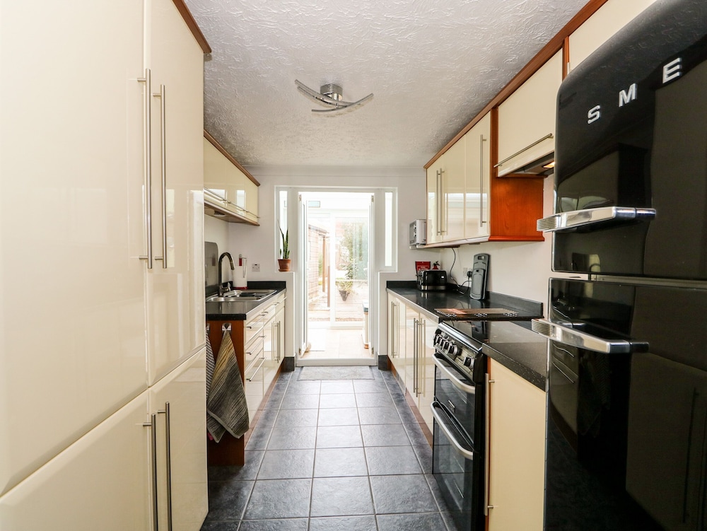 57 Southend Road