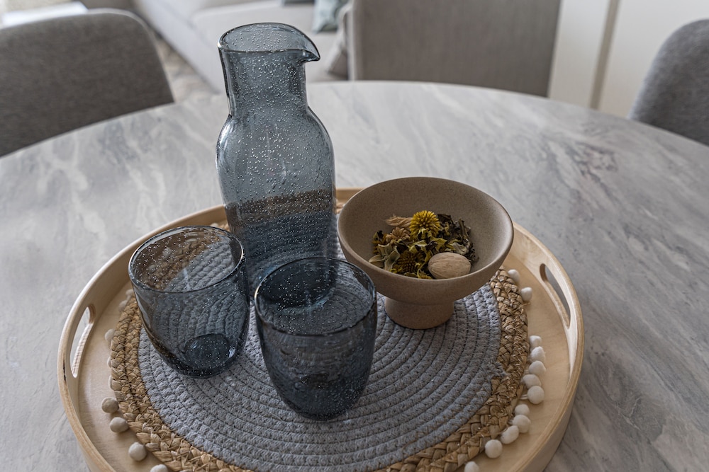 HiGuests - EMAAR 52-42