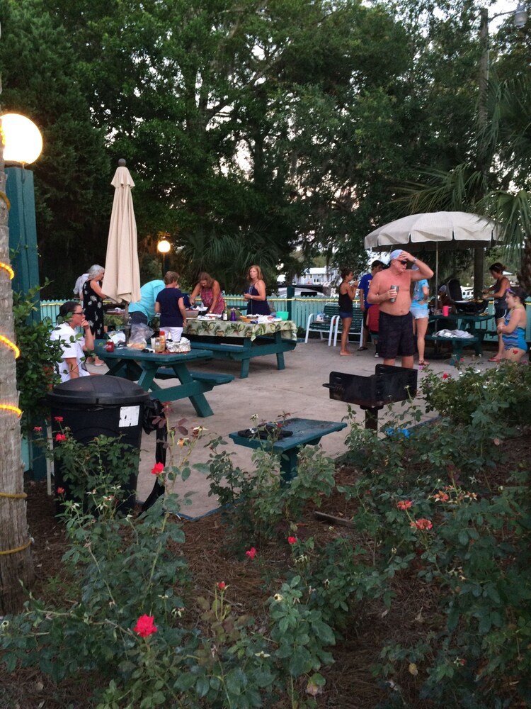 Steinhatchee River Inn